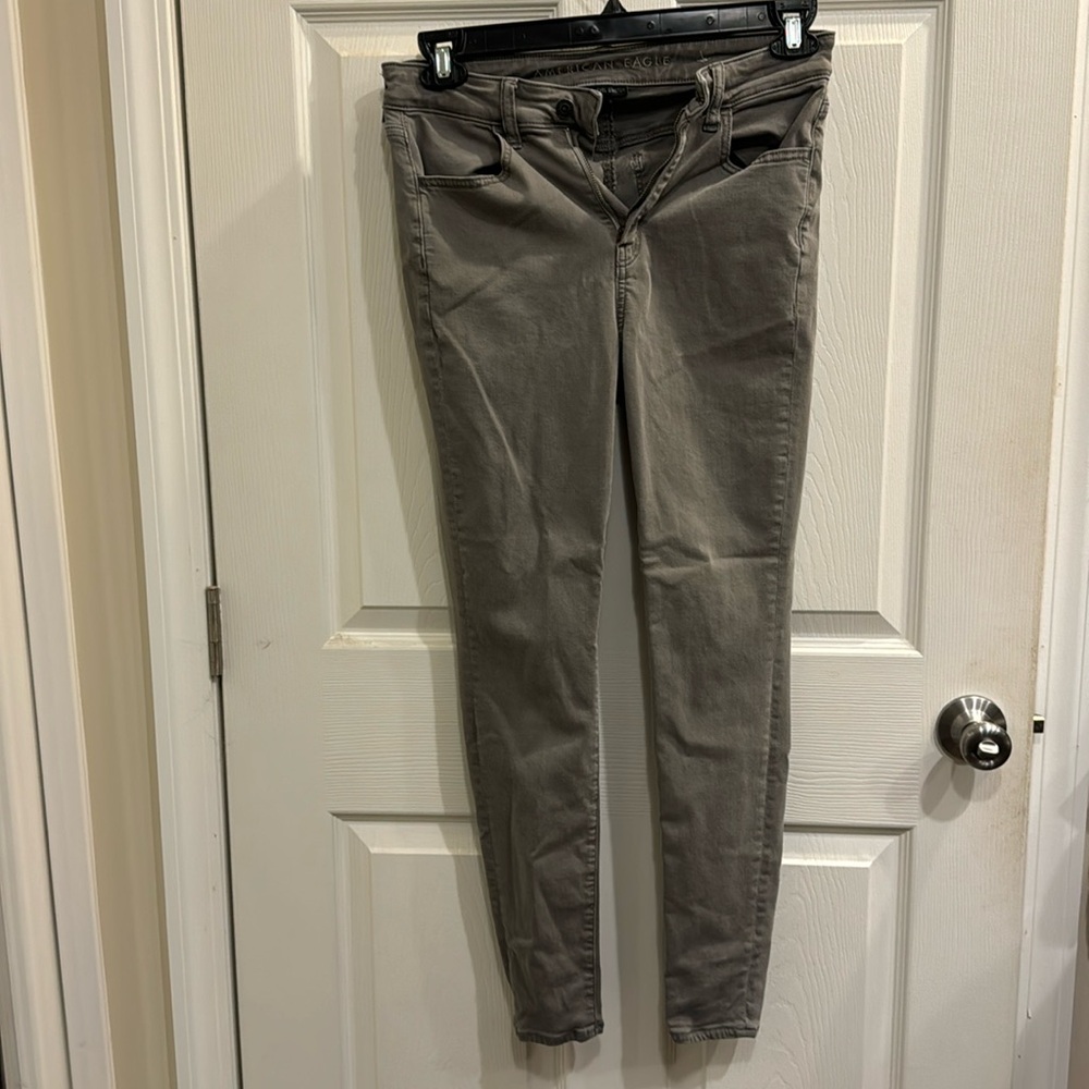 American Eagle Super Hi Rise Jeggings Size 8